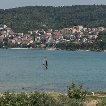 玛丽加别墅酒店 3* 特罗吉尔