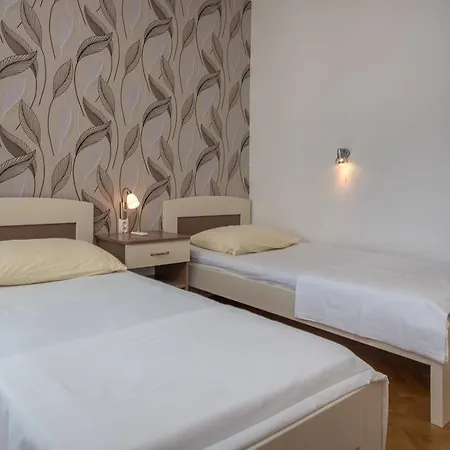 玛丽加别墅酒店 特罗吉尔