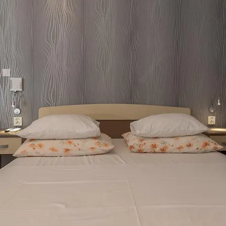 玛丽加别墅酒店 招待所 3*