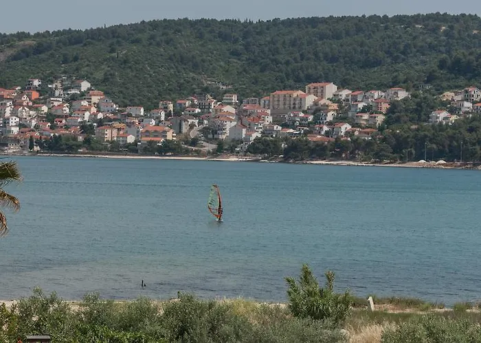 Marija 3* Τρογκίρ