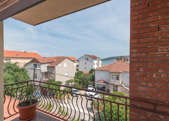 Marija 3* Τρογκίρ