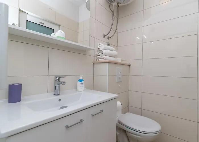 Πανσιόν Marija Τρογκίρ