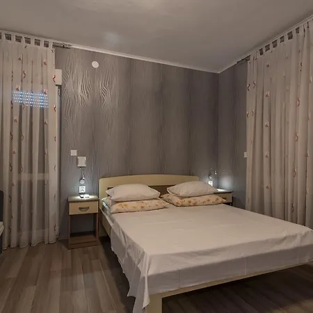 Guest house Marija 3*